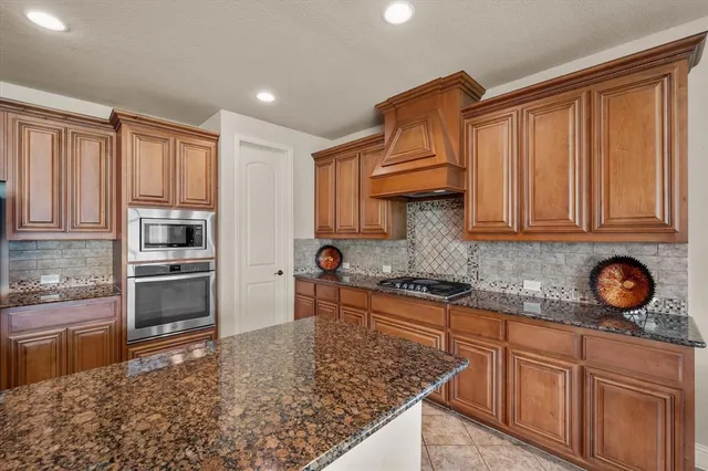 $430,000 | 1112 Vickery Drive, DeSoto, TX 75115