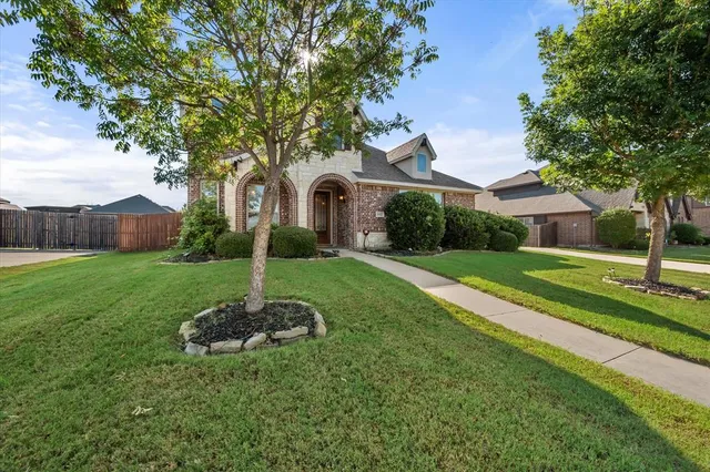 $430,000 | 1112 Vickery Drive, DeSoto, TX 75115