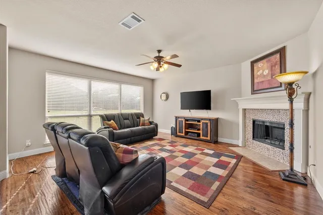 $430,000 | 1112 Vickery Drive, DeSoto, TX 75115