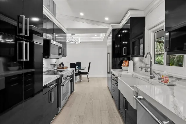 $1,999,000 | 900 Oak Hollow Place, Brandon, FL 33510