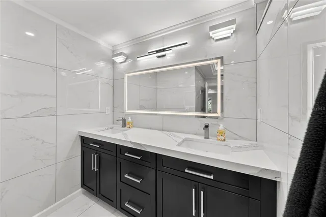 $1,999,000 | 900 Oak Hollow Place, Brandon, FL 33510