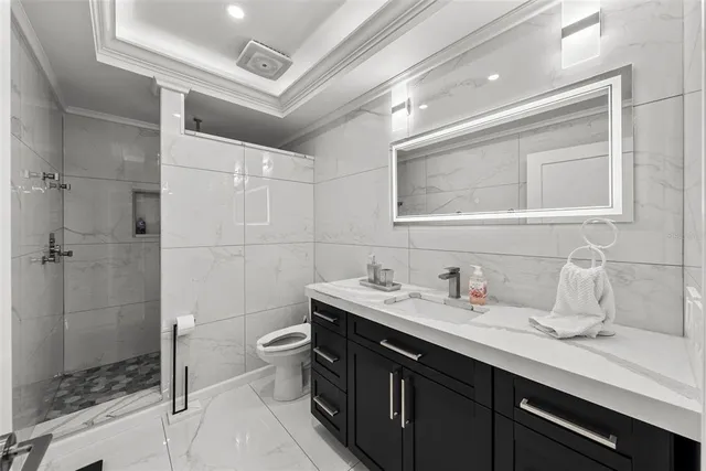 $1,999,000 | 900 Oak Hollow Place, Brandon, FL 33510