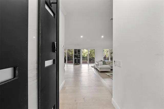 $1,999,000 | 900 Oak Hollow Place, Brandon, FL 33510