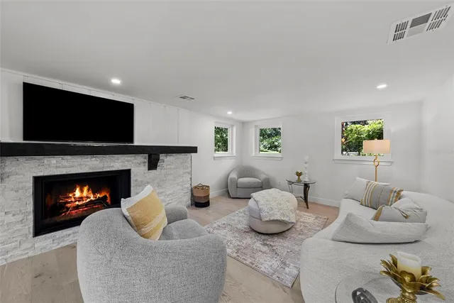 $1,999,000 | 900 Oak Hollow Place, Brandon, FL 33510