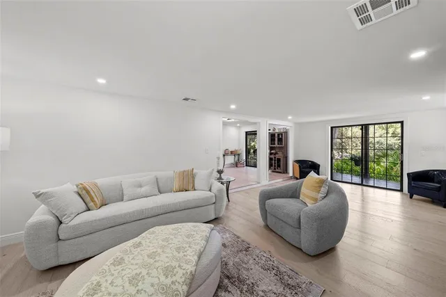 $1,999,000 | 900 Oak Hollow Place, Brandon, FL 33510