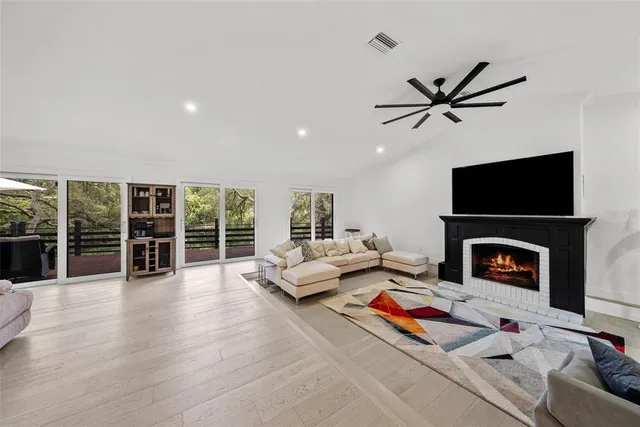 $1,999,000 | 900 Oak Hollow Place, Brandon, FL 33510