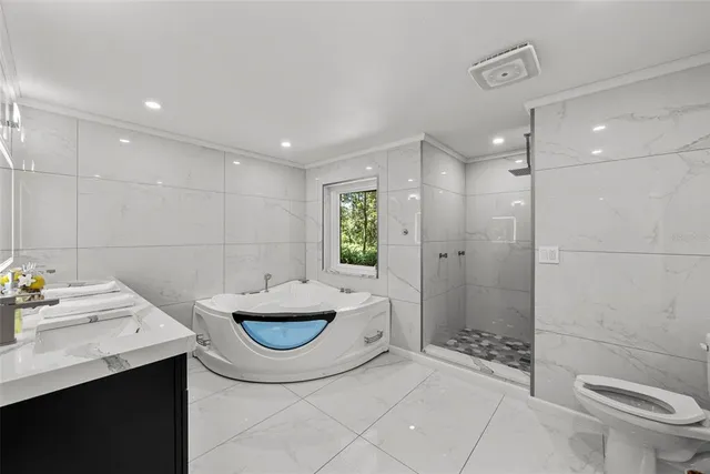 $1,999,000 | 900 Oak Hollow Place, Brandon, FL 33510