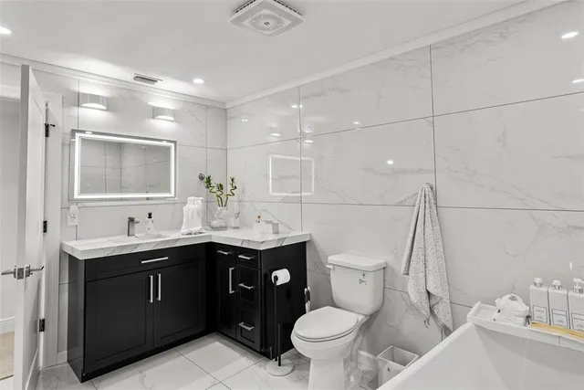 $1,999,000 | 900 Oak Hollow Place, Brandon, FL 33510