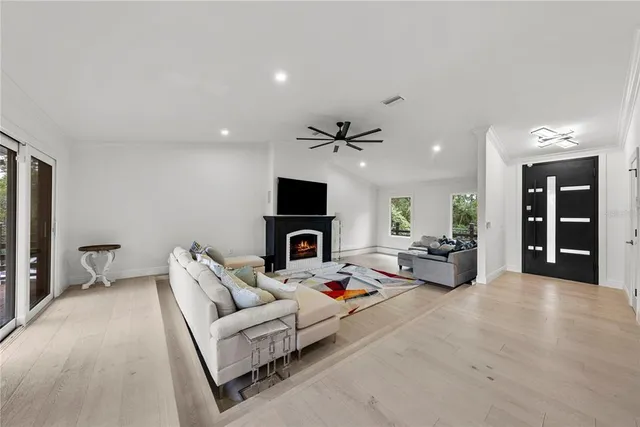 $1,999,000 | 900 Oak Hollow Place, Brandon, FL 33510