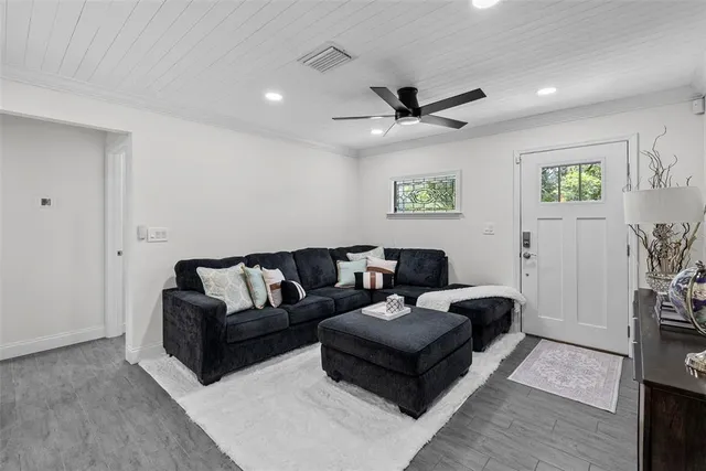 $1,999,000 | 900 Oak Hollow Place, Brandon, FL 33510