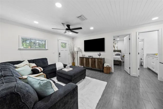 $1,999,000 | 900 Oak Hollow Place, Brandon, FL 33510