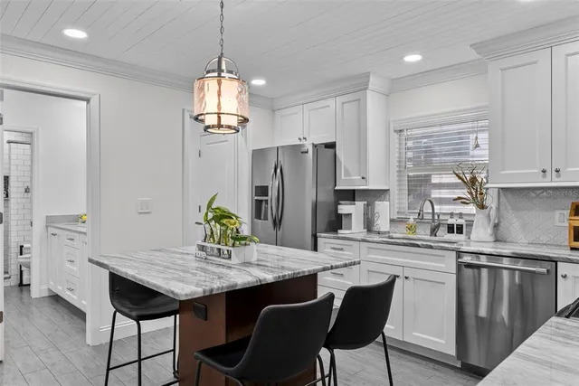 $1,999,000 | 900 Oak Hollow Place, Brandon, FL 33510