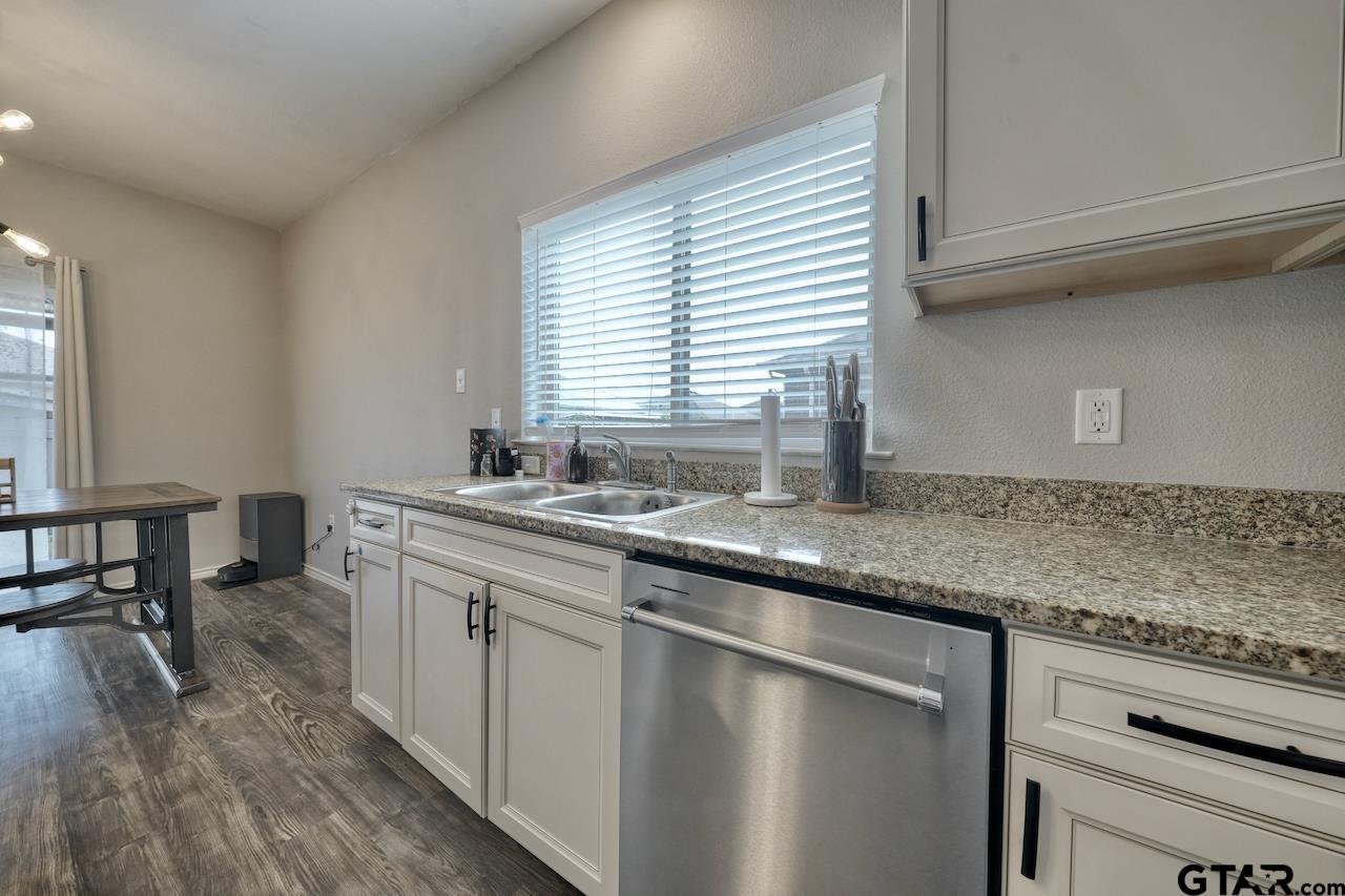 306 Ruffin Road Mabank, TX 75147 - Photo 16 of 43