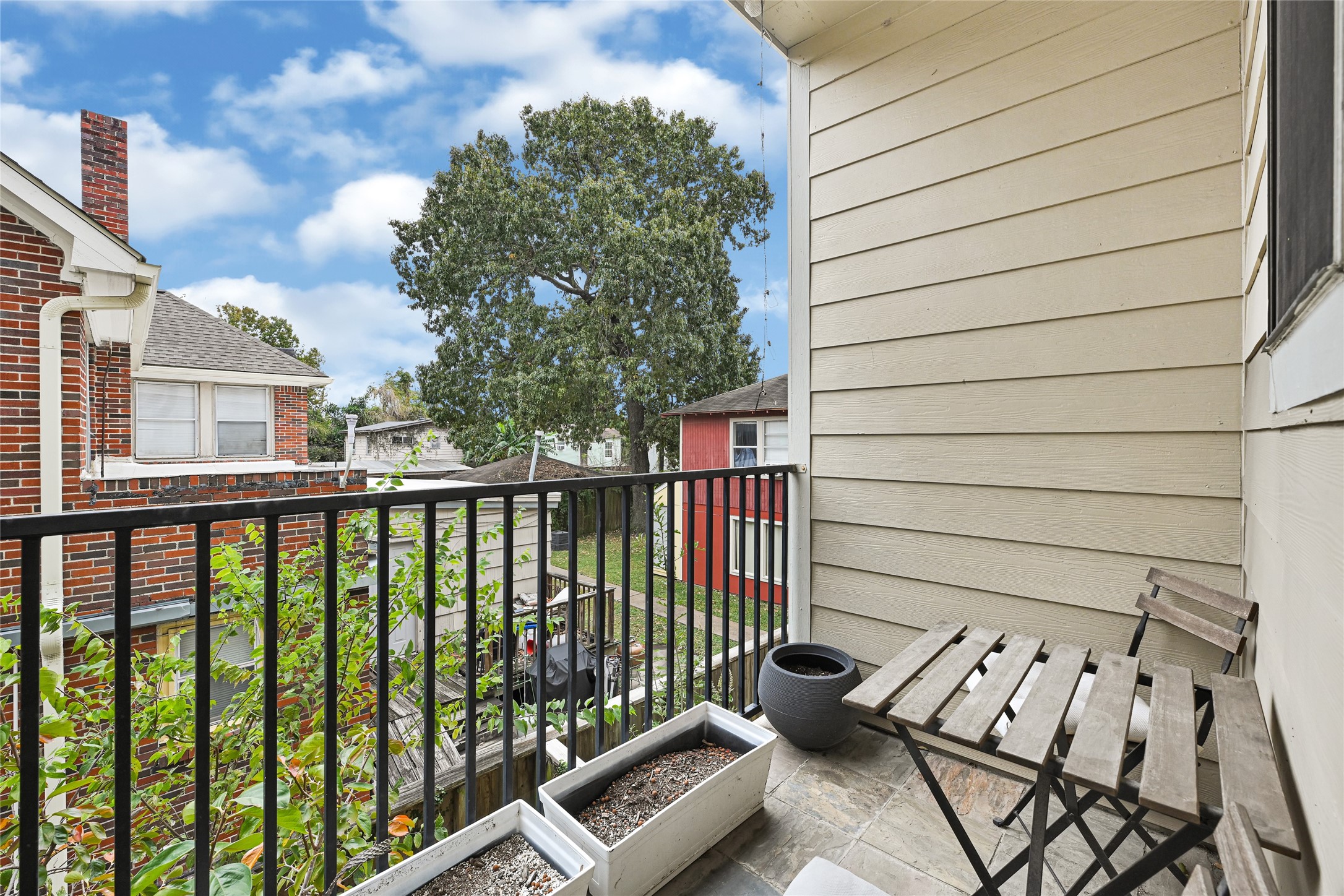 2414 Calumet Street, Unit B Houston, TX 77004 - Photo 16 of 27 a view of balcony with furniture