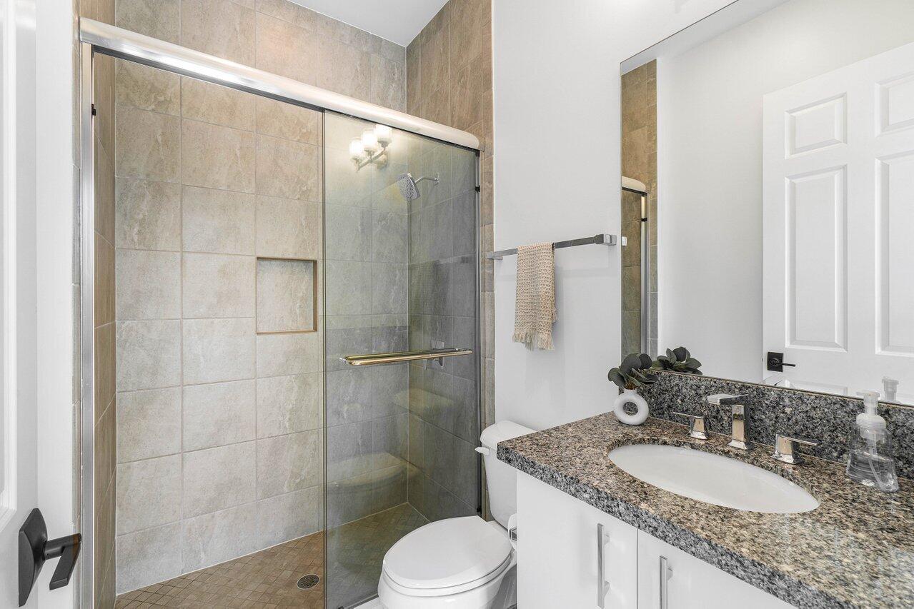 17016 Cappuccino Way Boca Raton, FL 33496 - Photo 12 of 78 Bathroom