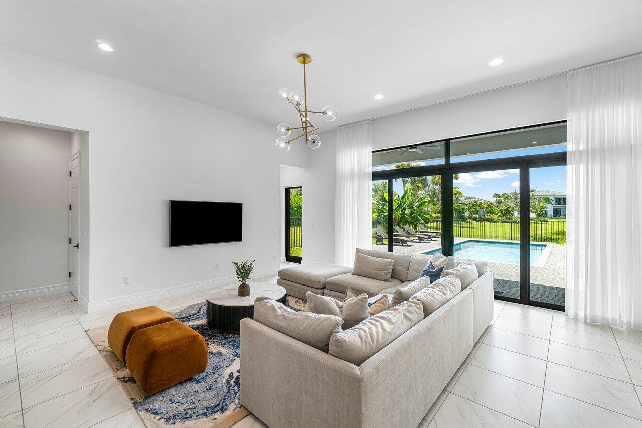 17016 Cappuccino Way Boca Raton, FL 33496 - Photo 14 of 78 Living room