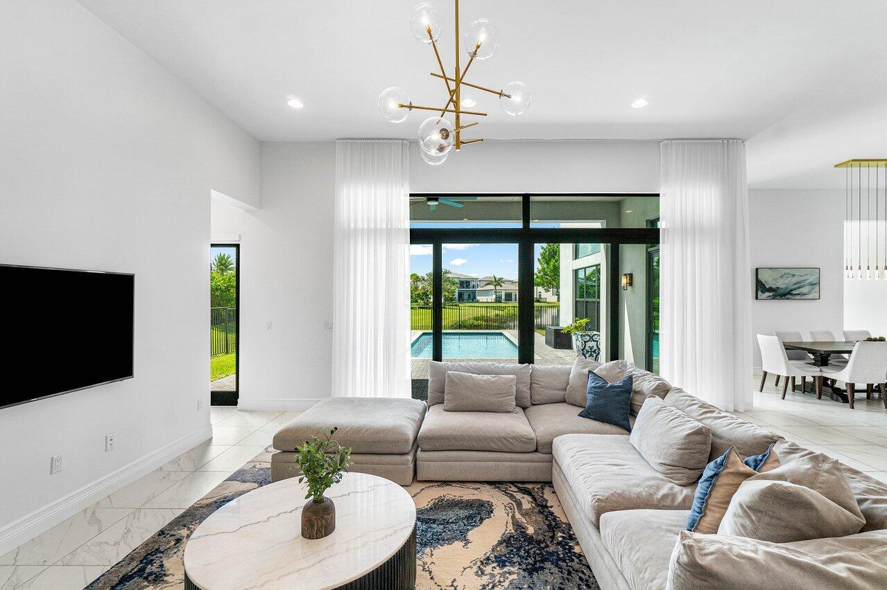 17016 Cappuccino Way Boca Raton, FL 33496 - Photo 15 of 78 Living room