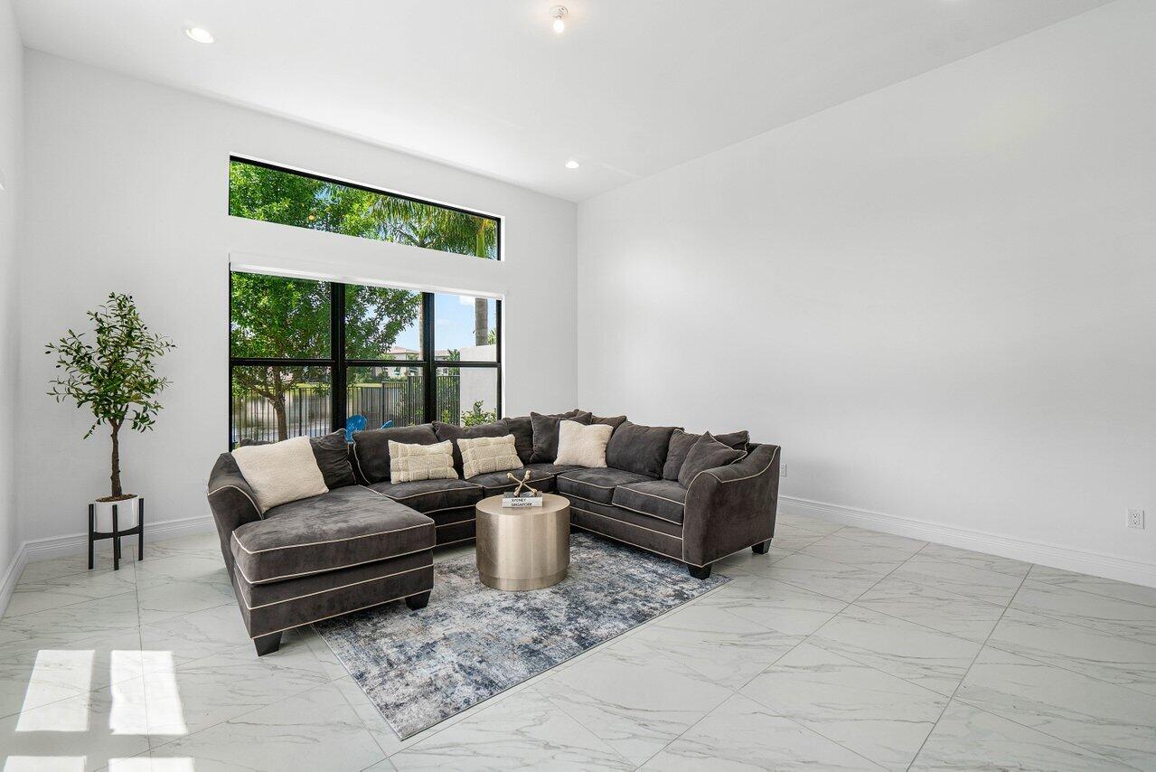 17016 Cappuccino Way Boca Raton, FL 33496 - Photo 24 of 78 Living room