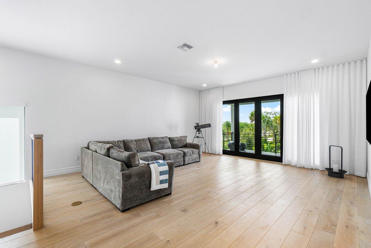 17016 Cappuccino Way Boca Raton, FL 33496 - Photo 27 of 78 Living room