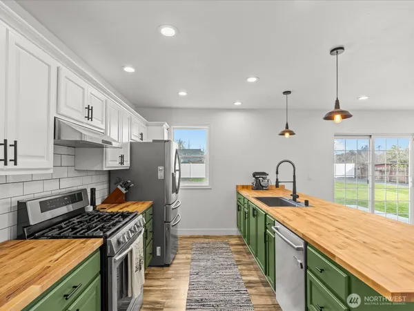 $775,000 | 1355 McHugh Avenue, Enumclaw, WA 98022