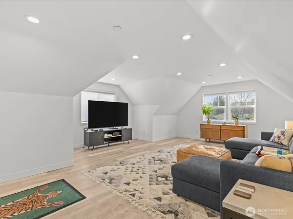 $775,000 | 1355 McHugh Avenue, Enumclaw, WA 98022