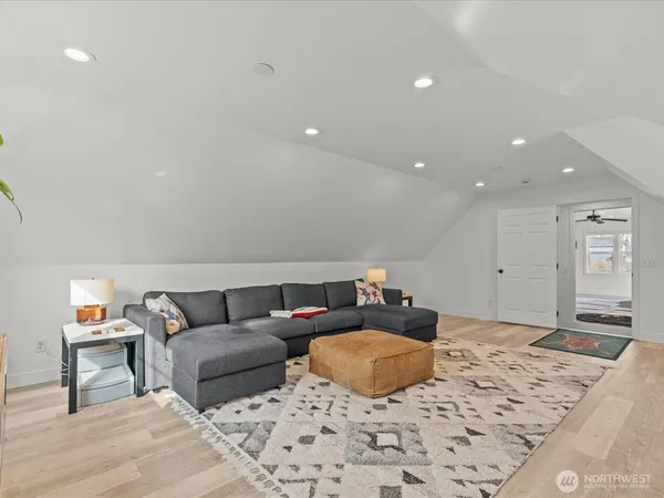 $775,000 | 1355 McHugh Avenue, Enumclaw, WA 98022