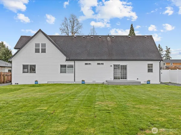$775,000 | 1355 McHugh Avenue, Enumclaw, WA 98022