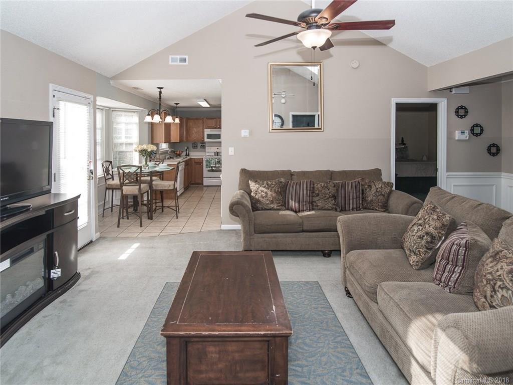 5923 Running Deer Road Charlotte, NC 28214 - Photo 4 of 18