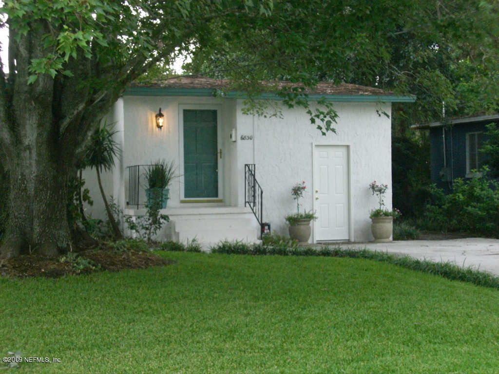 6830 Sans Souci Road Jacksonville, FL 32216 - Photo 2 of 18 Front