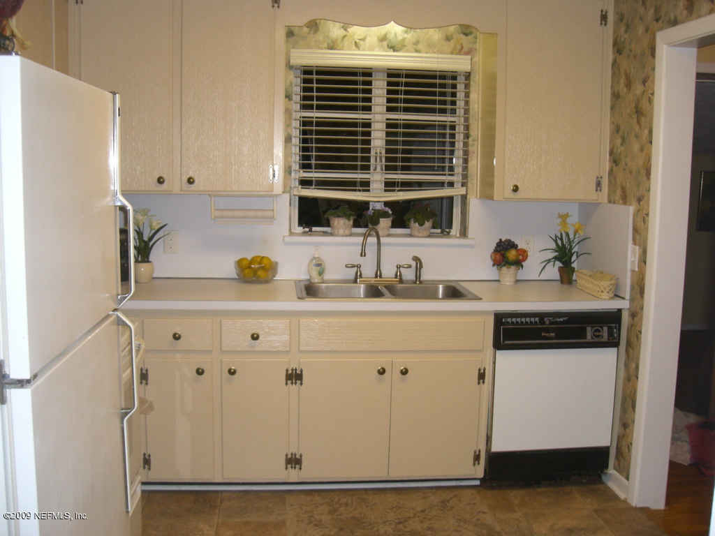 6830 Sans Souci Road Jacksonville, FL 32216 - Photo 10 of 18 Kitchen