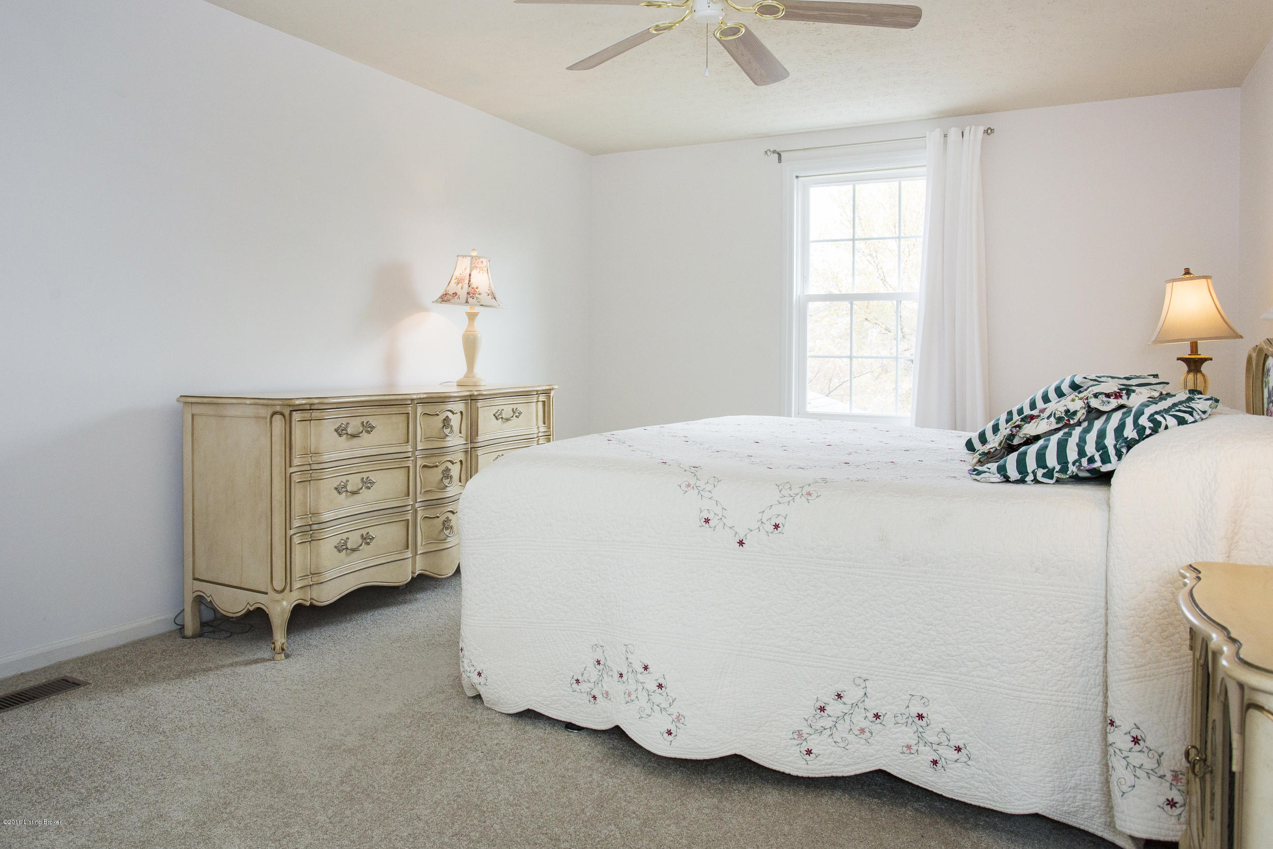 306 Alcott Road Louisville, KY 40207 - Photo 19 of 40 20-master (3)
