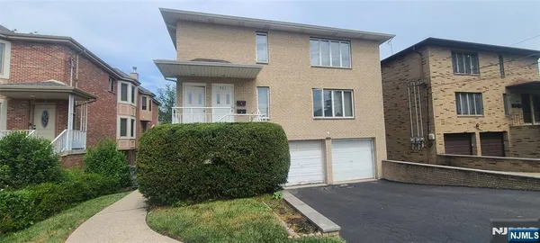 $3,200 | 261 Highland Avenue, Unit 2, Palisades Park, NJ 07650