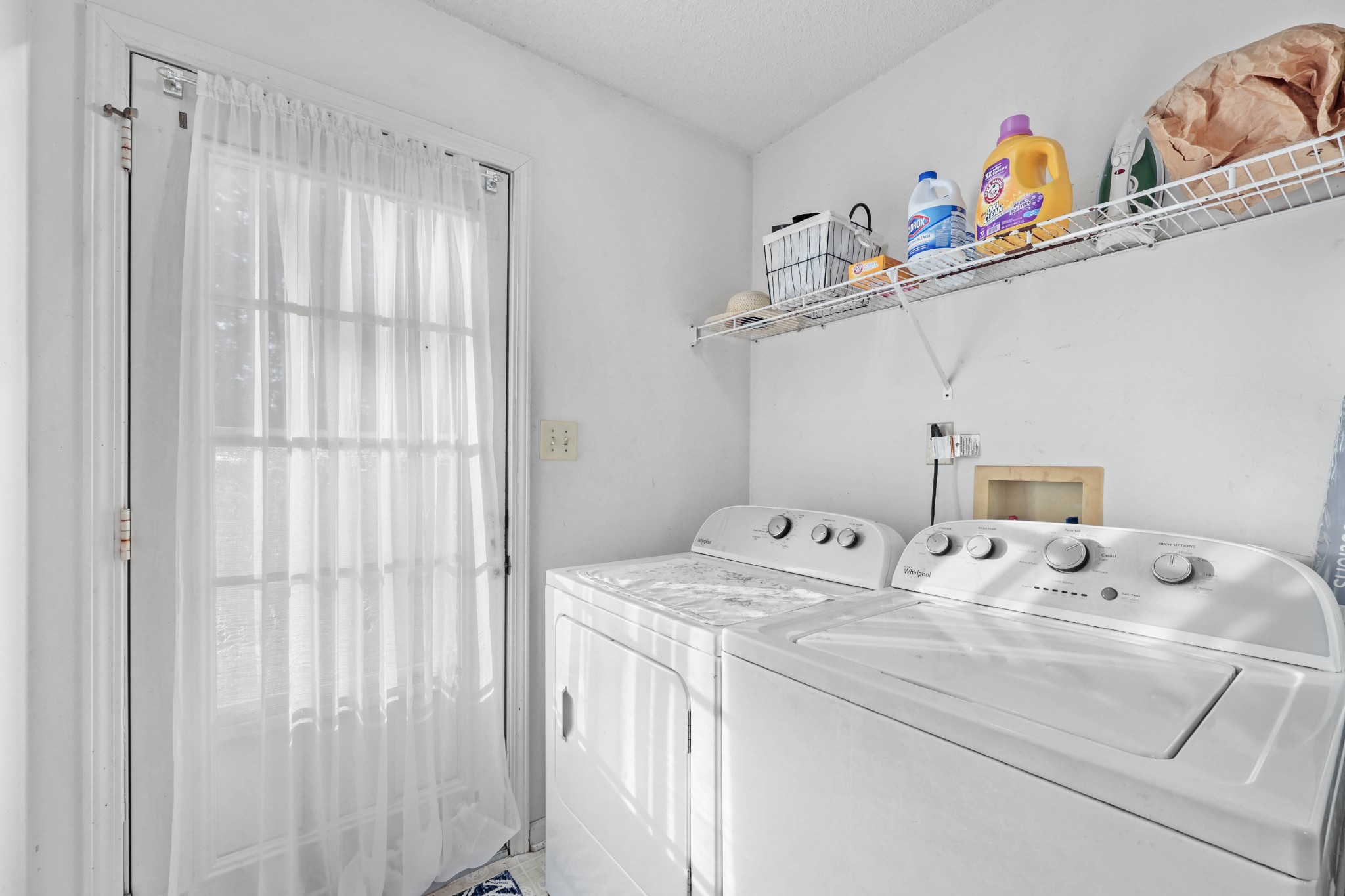 3702 Trenton Road Clarksville, TN 37042 - Photo 11 of 26 a utility room with dryer and washer