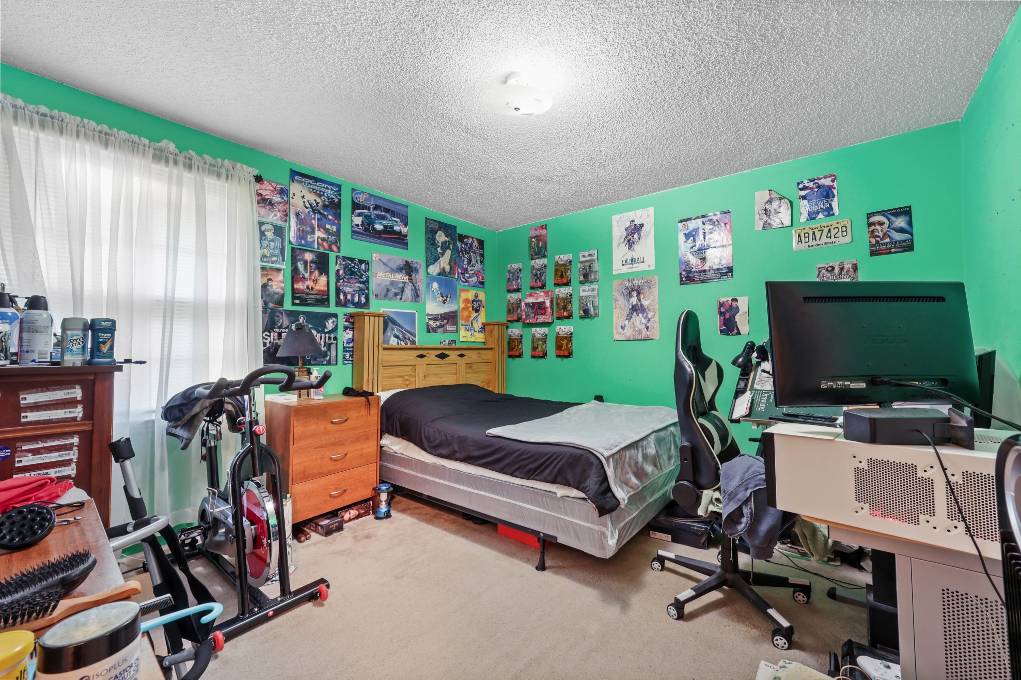 3702 Trenton Road Clarksville, TN 37042 - Photo 17 of 26 a room with furniture and a window