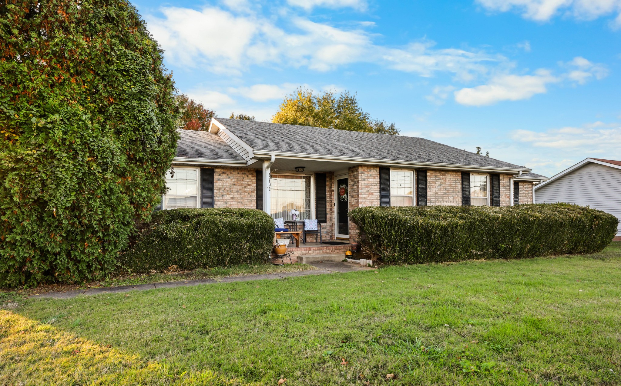3702 Trenton Road Clarksville, TN 37042 - Photo 2 of 26 front view of a house with a yard