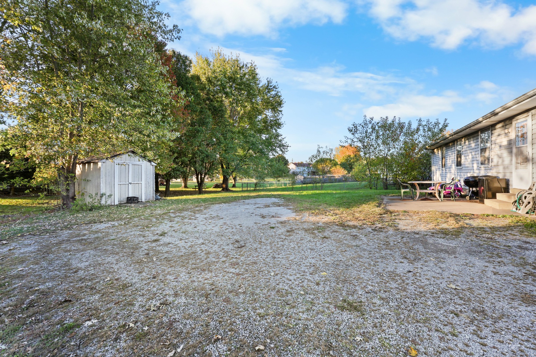 3702 Trenton Road Clarksville, TN 37042 - Photo 24 of 26 a view of a yard with a house