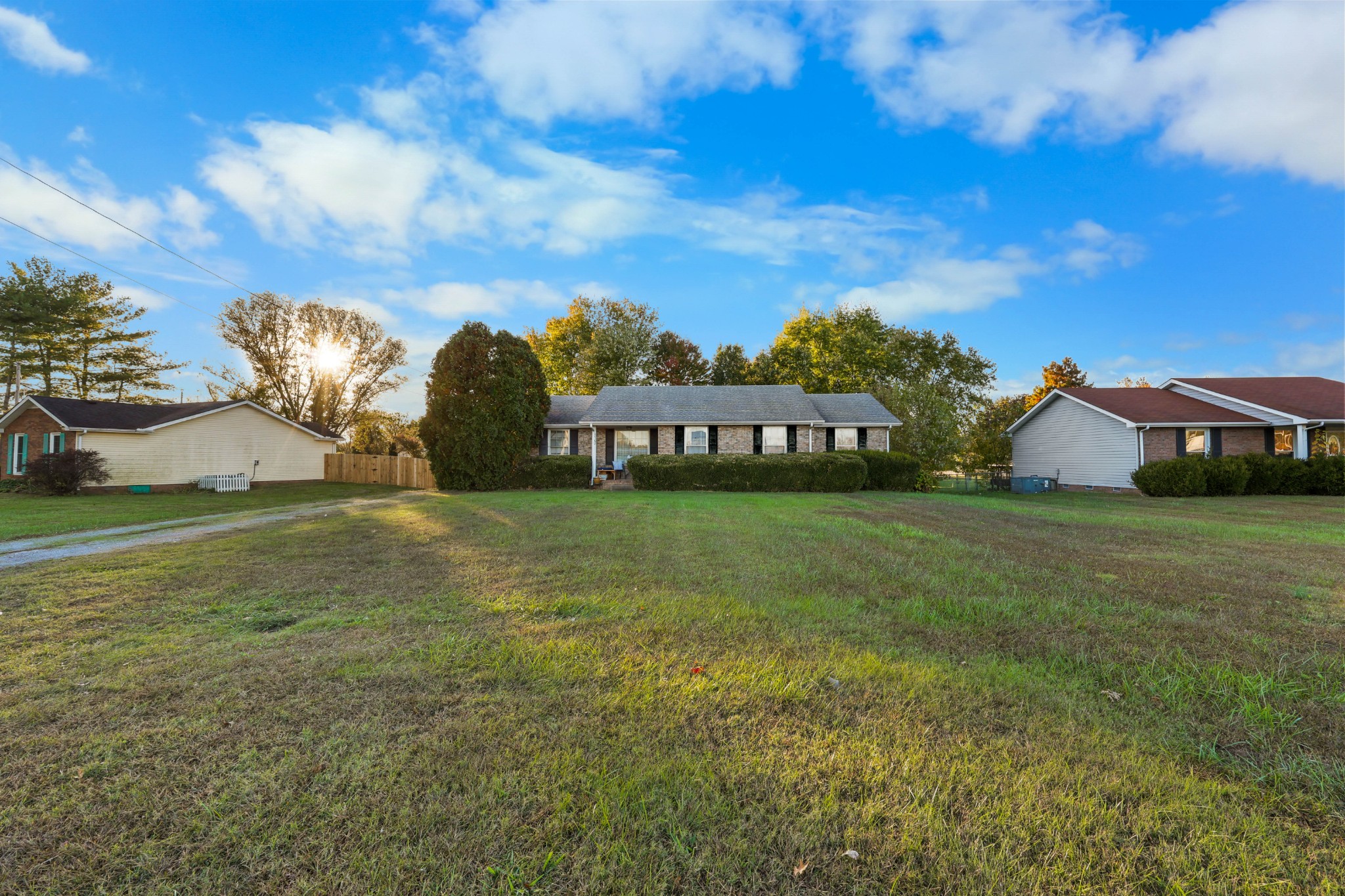 3702 Trenton Road Clarksville, TN 37042 - Photo 3 of 26 a view of a house with a yard
