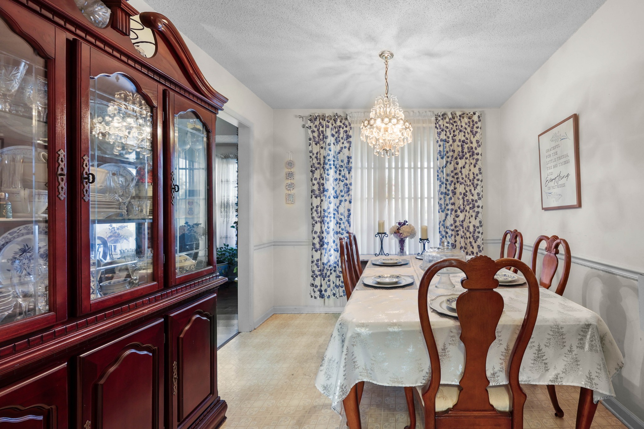 3702 Trenton Road Clarksville, TN 37042 - Photo 8 of 26 a dining room with furniture and window