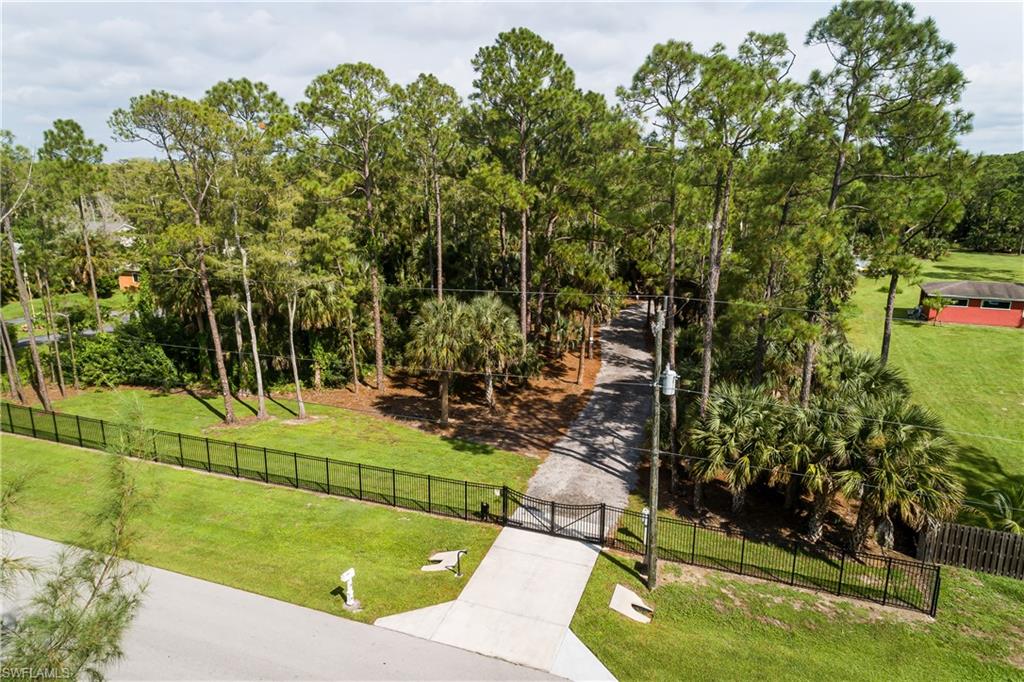 421 35th Avenue Northeast Naples, FL 34120 - Photo 33 of 39