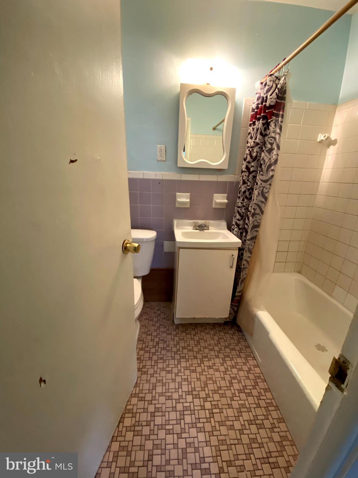 438 Long Lane Upper Darby, PA 19082 - Photo 13 of 39