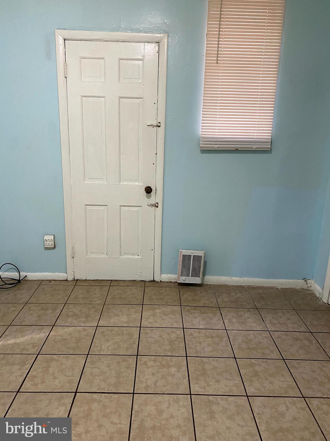 438 Long Lane Upper Darby, PA 19082 - Photo 3 of 39