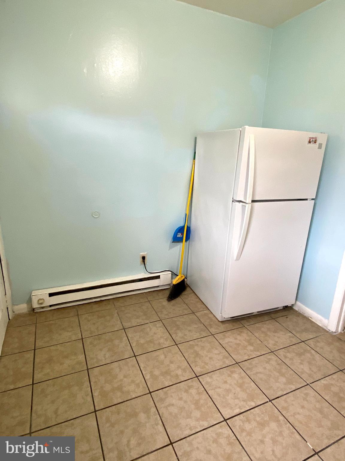 438 Long Lane Upper Darby, PA 19082 - Photo 8 of 39