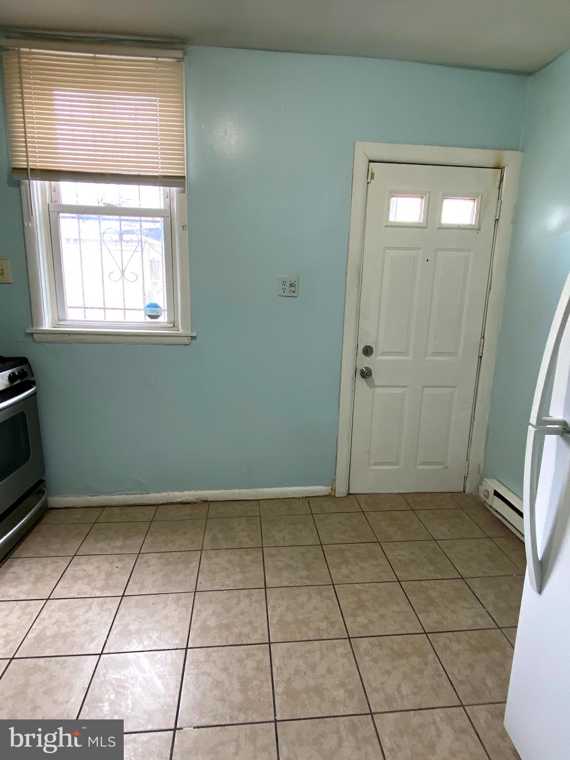 438 Long Lane Upper Darby, PA 19082 - Photo 10 of 39