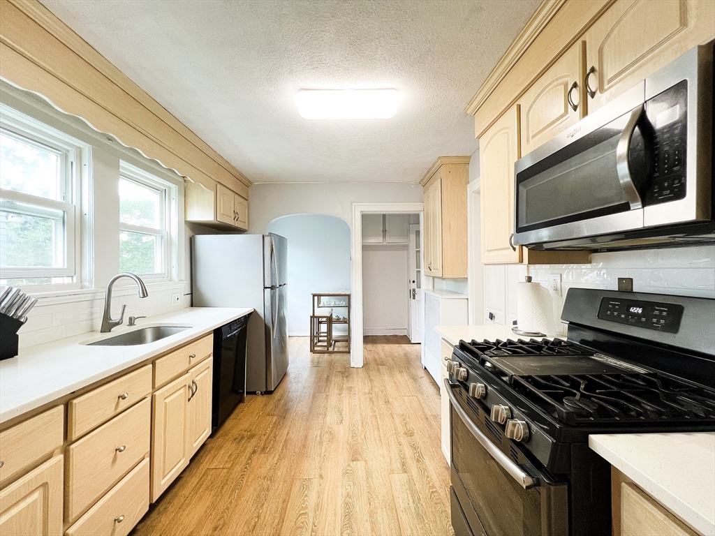 31 Grassmere Road Brookline, MA 02467 - Photo 3 of 24