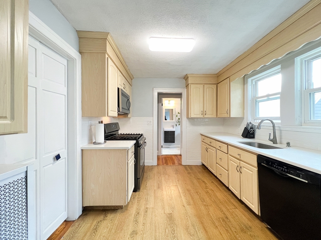 31 Grassmere Road Brookline, MA 02467 - Photo 4 of 24