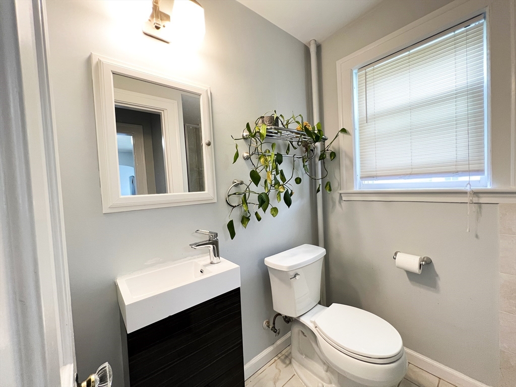 31 Grassmere Road Brookline, MA 02467 - Photo 10 of 24