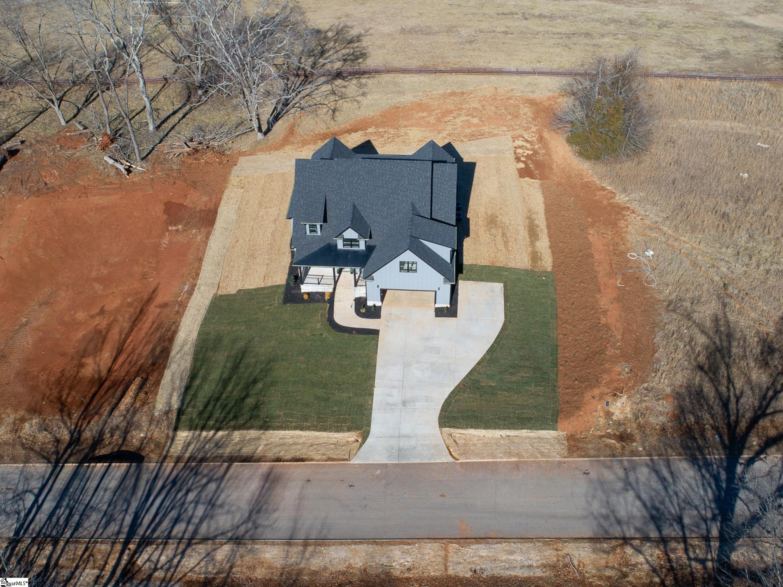 109 Horseshoe Bend Road Easley, SC 29642 - Photo 2 of 33