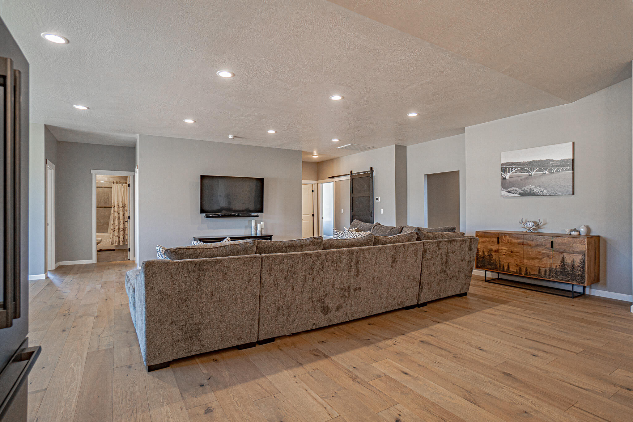 3808 Willow Springs Road Central Point, OR 97502 - Photo 7 of 27 DSC06307-HDR