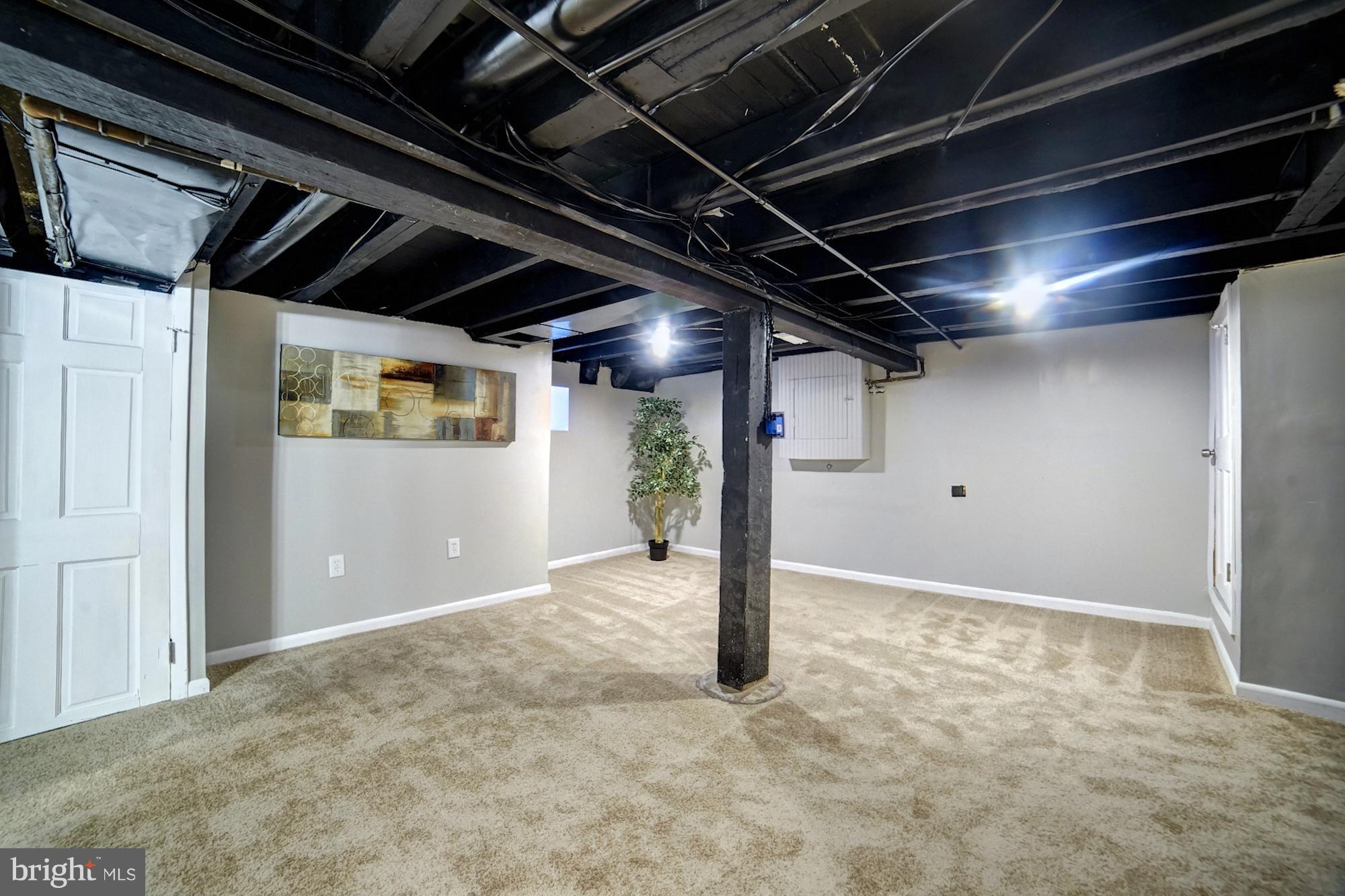 4008 Ridgecroft Road Baltimore, MD 21206 - Photo 15 of 17 a view of an empty room