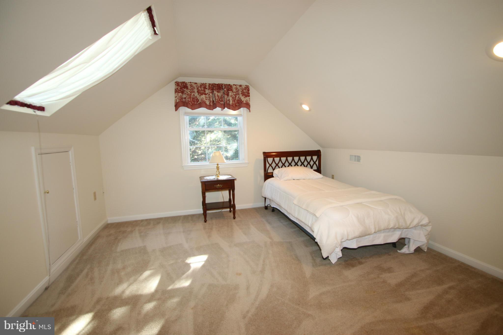 14431 Seneca Road Germantown, MD 20874 - Photo 16 of 23 Bedroom